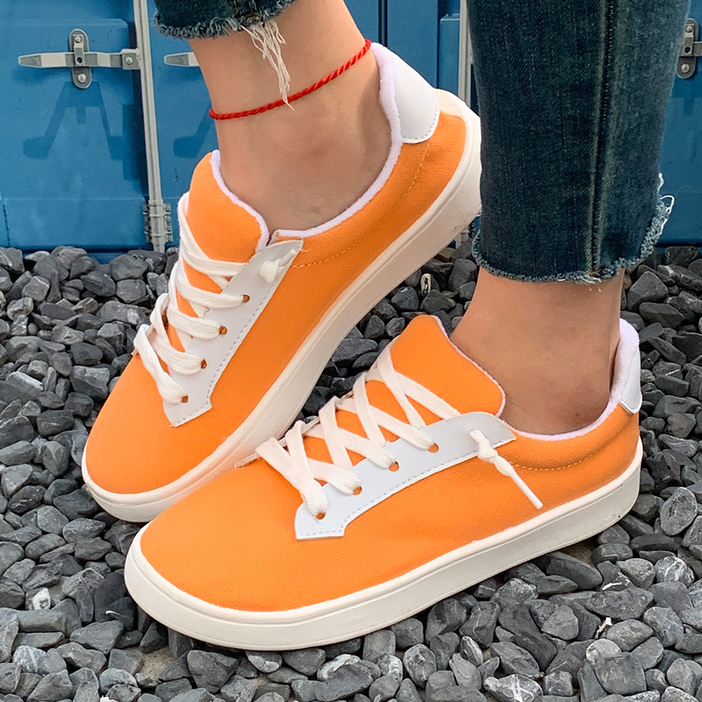 Women'S Fashion Day - A Pair of Women's Casual Style