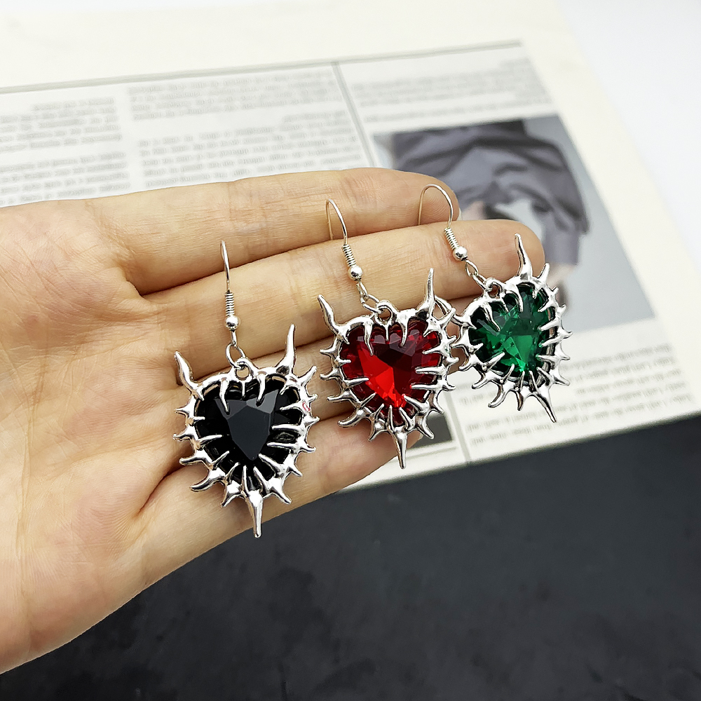 1 Pair Gothic Red Spiky Heart  - Women'S Fashion Edgy avis et prix