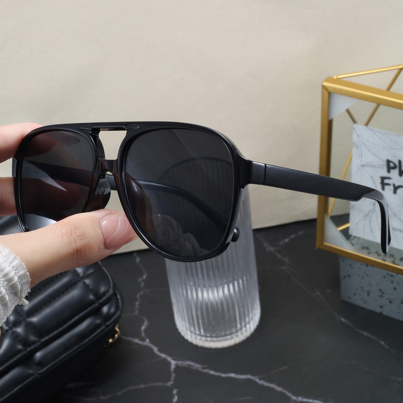 Unisex Fashion Sunglasses UV40 - Women'S Fashion In The 90S avis et prix